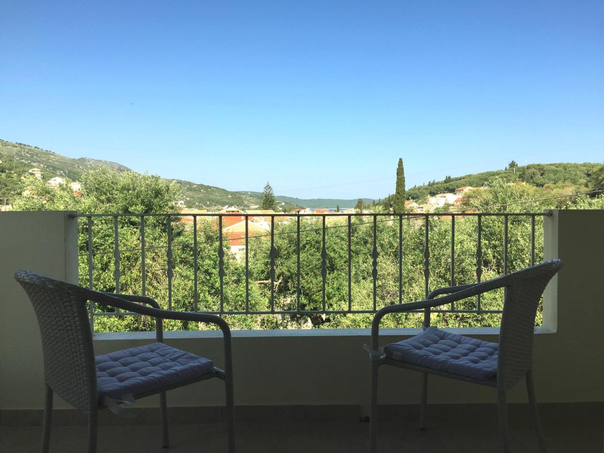 Villa Petrino - Central Flat Location Within Kassiopi. Sleeps 8 Exterior foto